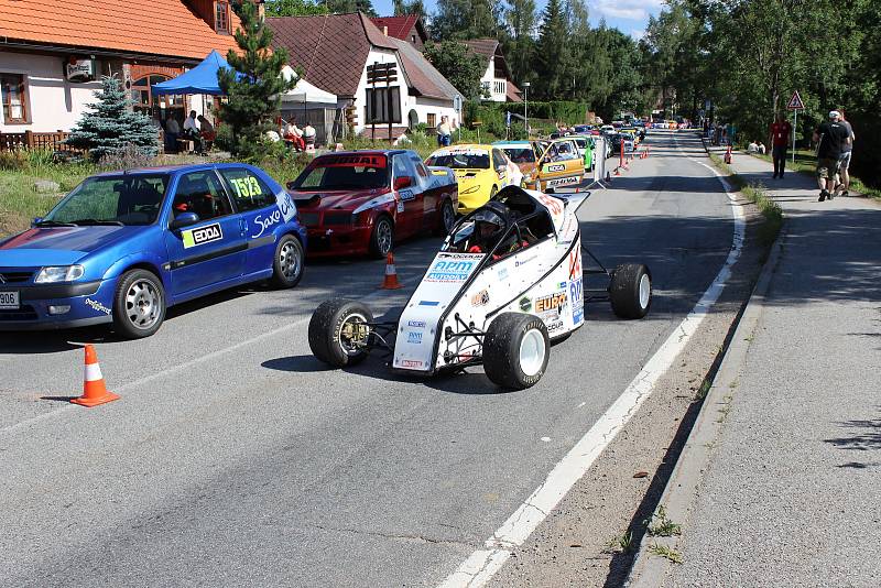 Závody automobilů do vrchu v Prachaticích mají za sebou první závod, v neděli se jede další.Foto: Ladislav Beran