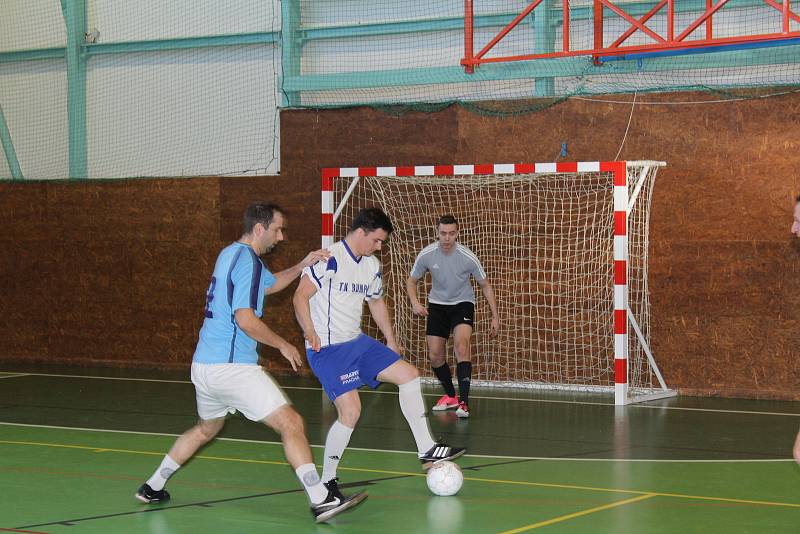 Závěrečné play off zakončilo sezonu sálovkářů v Prachaticích.