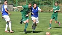 Lažišťští fotbalisté (zelené dresy) přehráli Třeboň 3:2.