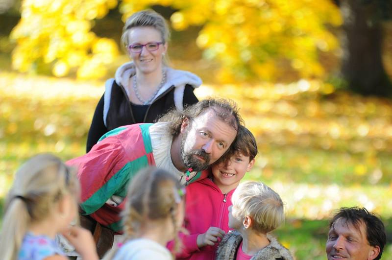 Hubertova jízda na zámku Skalice 18.10.2014 