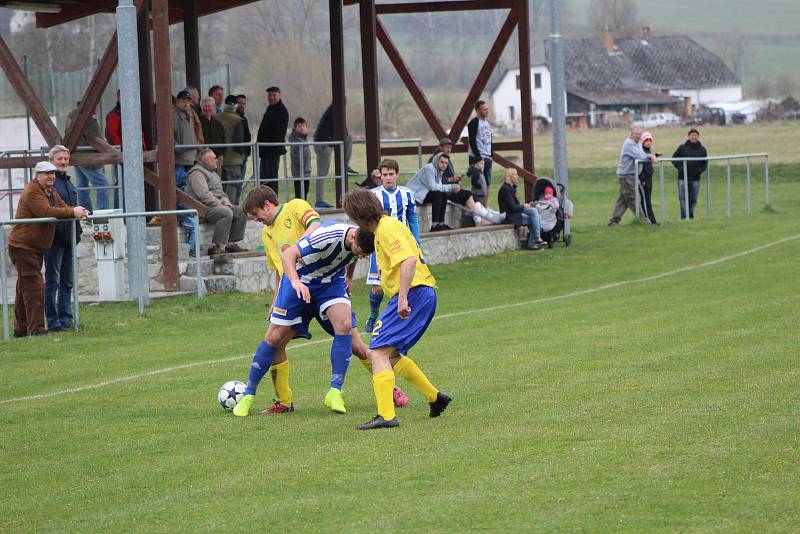 Fotbalová B třída: Prachatice B - Sousedovice 3:2.