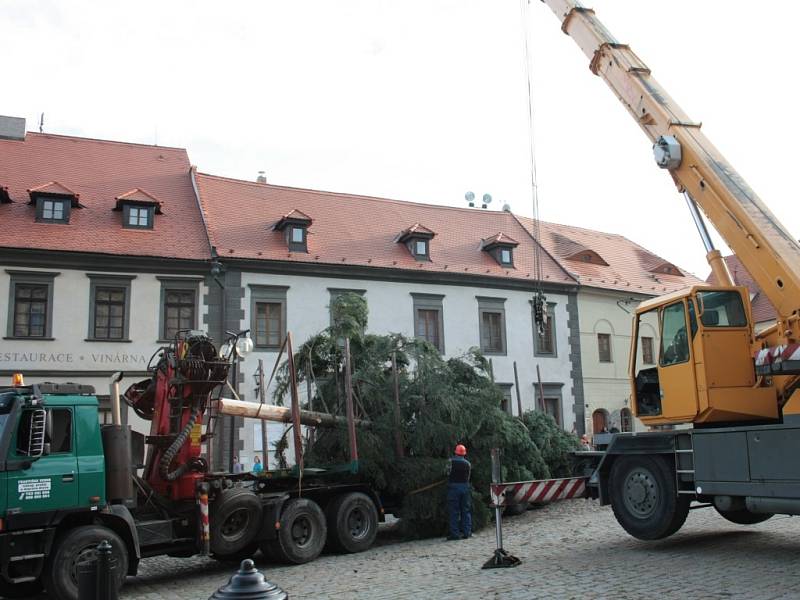 Velké náměstí v Prachaticích a vánoční strom podruhé.
