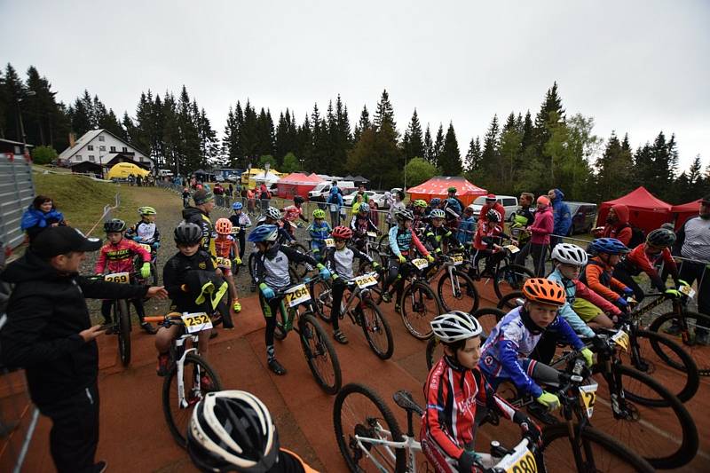 Nejmenší bikeři zahájili seriál Jihočeského poháru MTB.