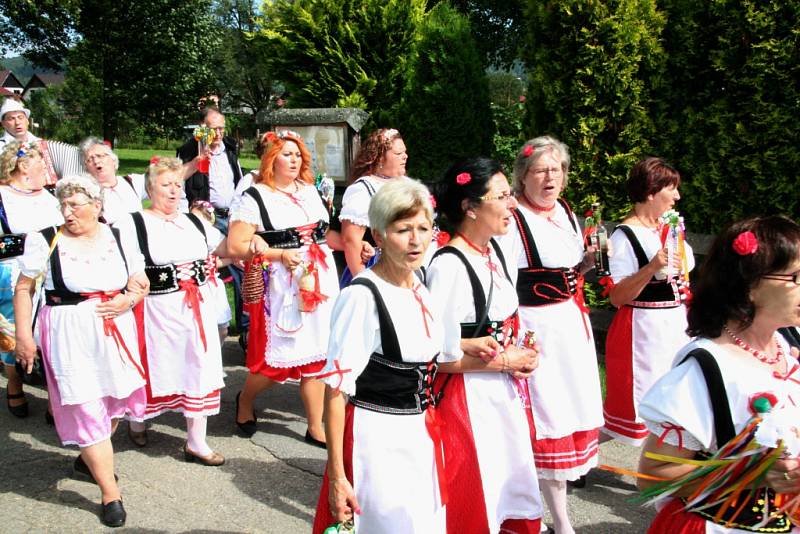 Volary zažily v sobotu 13. srpna Staročeskou Konopickou. Pazderník a Konopička svému osudu neunikli a všichni se pak večer společně pobavili na lidové veselici.