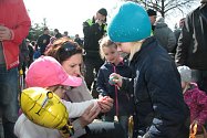 Pojmu pekání vajec nerozumí nikde jinde v České republice i za jejími hranicemi, než v Prachaticích. Tradici pekání vajec se podařilo udržet do dnešních dnů.