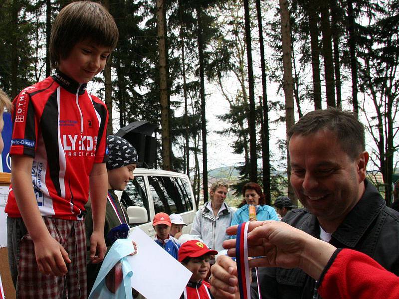 Prvomájové závody na in linových bruslích na Lázních sv. Markéty.