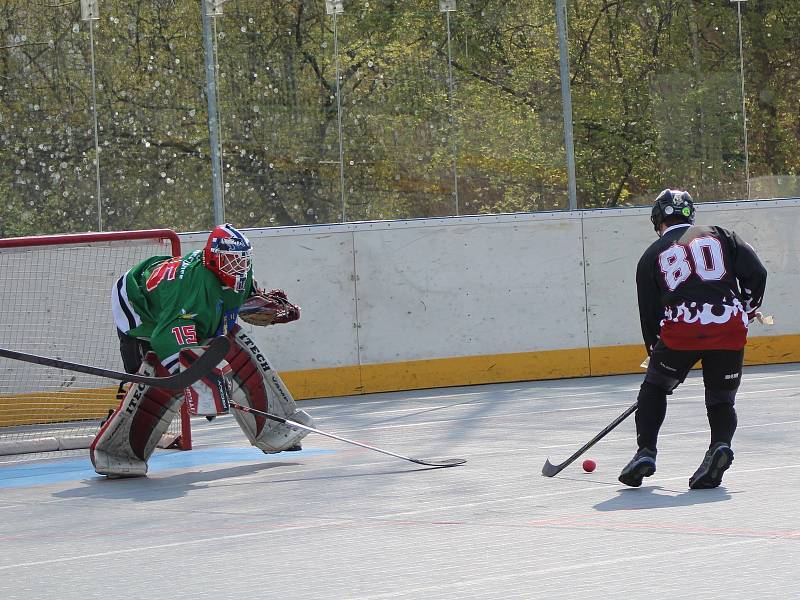 II. liga hokejbalistů: Flames Volary - Nová Včelnice 5:4.