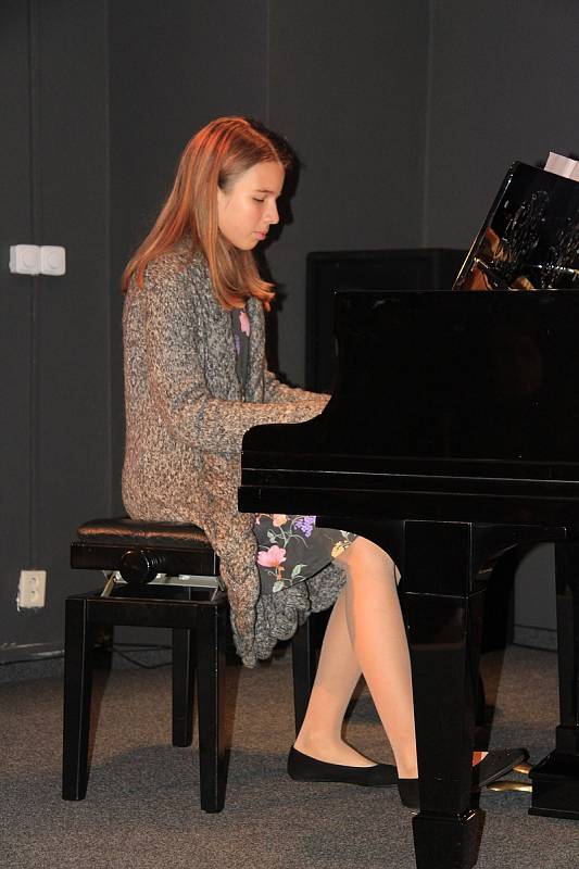 Třídní koncert klavíristů v prachatické Základní umělecké škole.