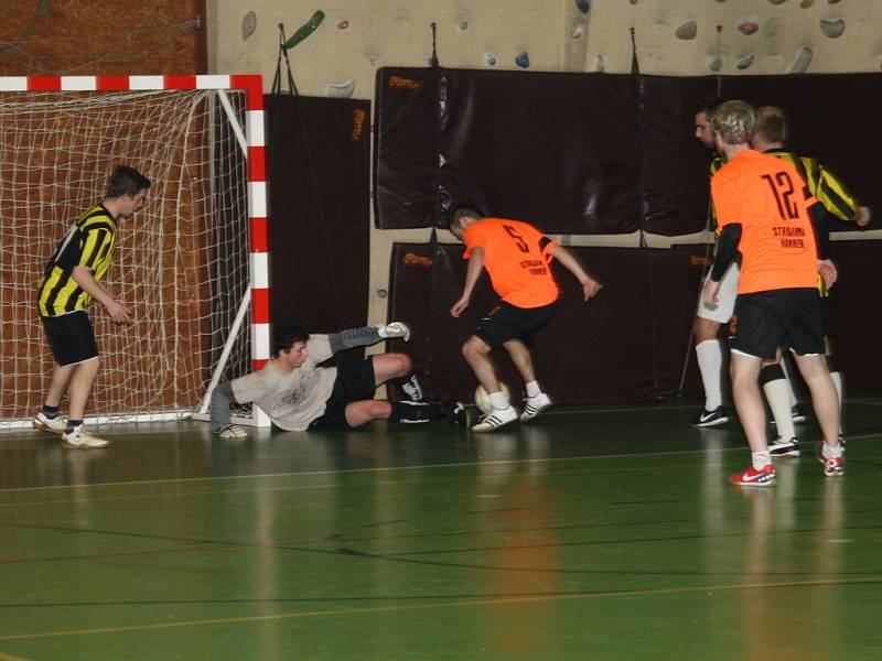 V sobotu 17. ledna se ve sportovní hale v Prachaticích odehrály zápasy krajského finále Českého poháru futsal sálové kopané. Foto z utkání Norton – Strojírna Honner ČB.