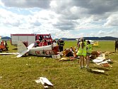 Letecký den ve Strunkovicích nad Blanicí ukončil pád historického letadla.