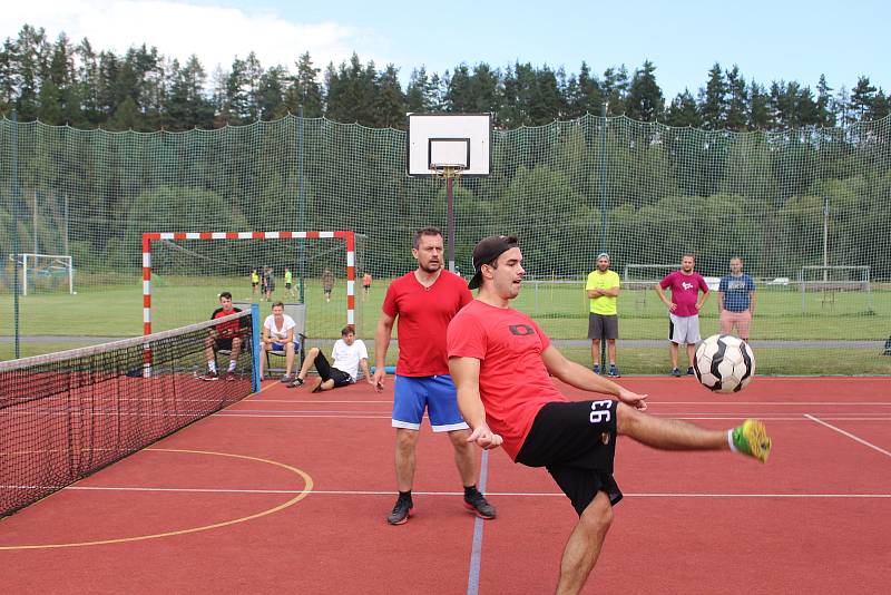 Sportovně pivní olympiáda v Záblatí.