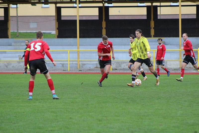 Fotbalový KP: Tatran Prachatice - Trhové Sviny 1:5 (0:3).