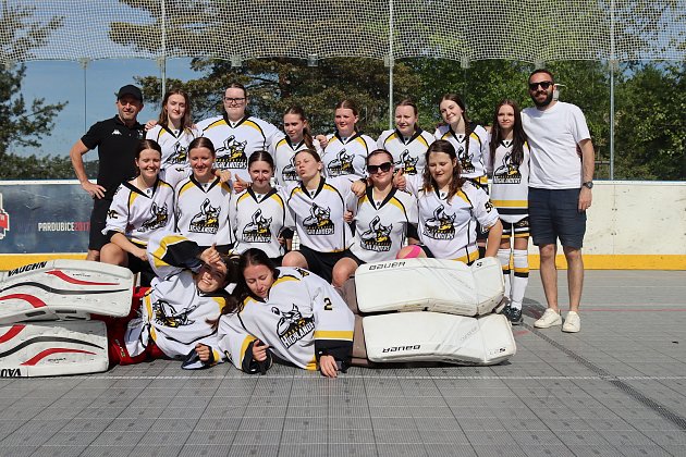 Ligovému hokejbalovému turnaji žen v Prachaticích vládl tým z Kadaně
