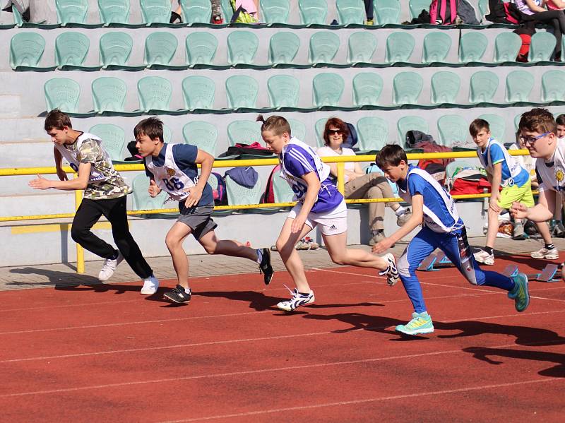 Mladší žactvo soutěžilo v prachatickém sportovním areálu v lehkoatletickém Poháru rozhlasu.