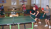 Stolní tenisté se sešli na turnaji v Krtelích.