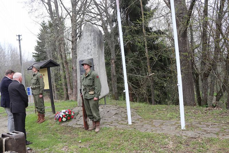 V pátek 6. května 2022 přijela do Volar kolona historických vozidel americké armády z Klubu vojenské historie Gabreta.