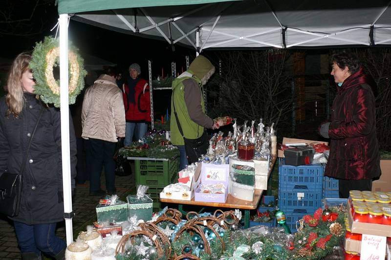 Vánoční trhy v Chlumanech.
