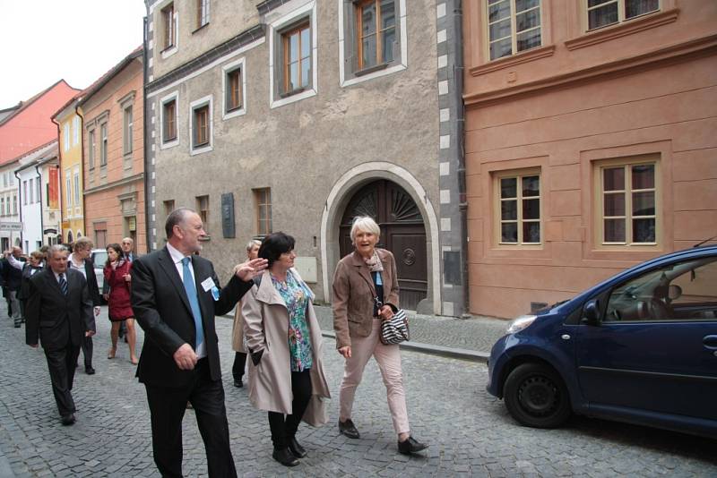 Prachatické gymnázium si připomnělo 150. výročí.