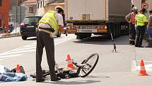 V Husinci došlo střetu cyklisty s kamionem. Cyklista srážku nepřežil.