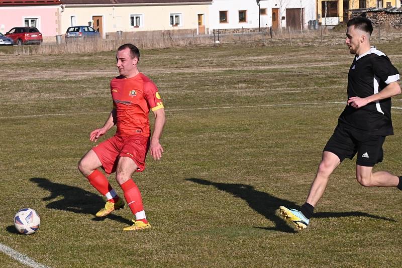 Fotbalová příprava: Šumavan Vimperk - Sokol Stachy 3:0 (0:0).