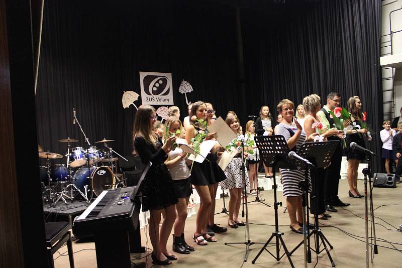 Pro rodiče a kamarády koncertovali volarští muzikanti v tomto školním roce naposledy. Foto: Ladislav Beran