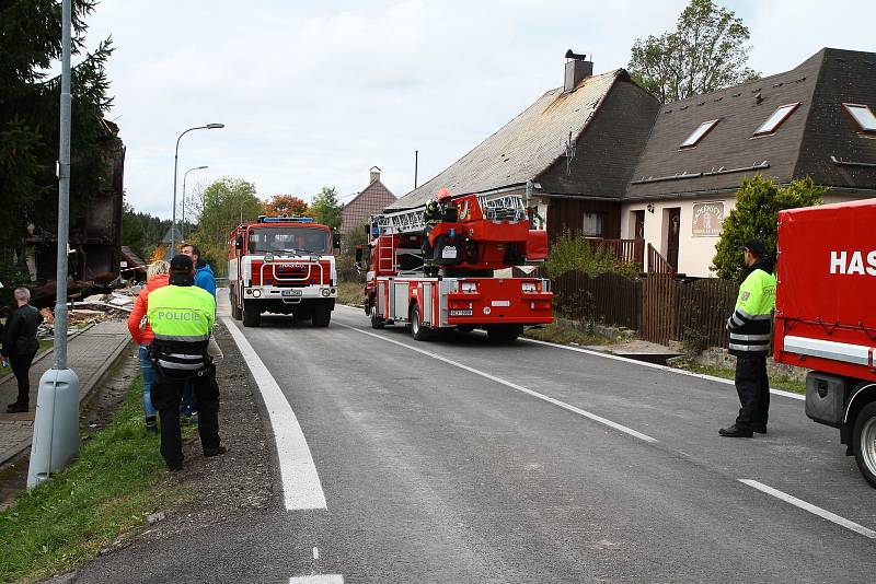 Výbuch v Lenoře zdemoloval obytný dům. Foto: Deník/Stanislav Falář