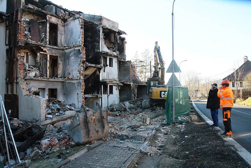 Demolice vybuchlého objektu v Lenoře začala ve čtvrtek 5. prosince.