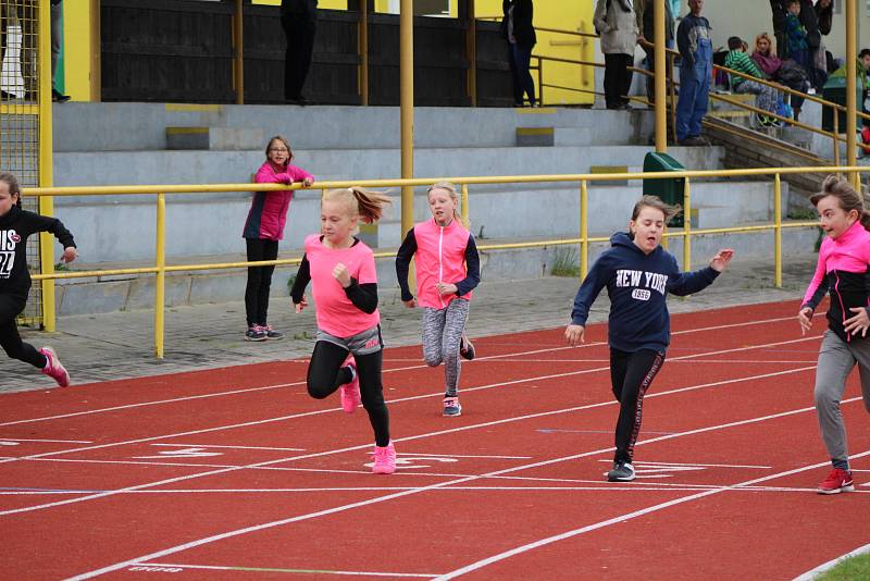 Děti z prvního stupně ZŠ absolvovaly okresní atletickou olympiádu.