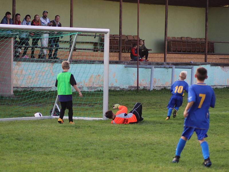 Volarští mladší žáci podlehli béčku Vimperka 1:13.