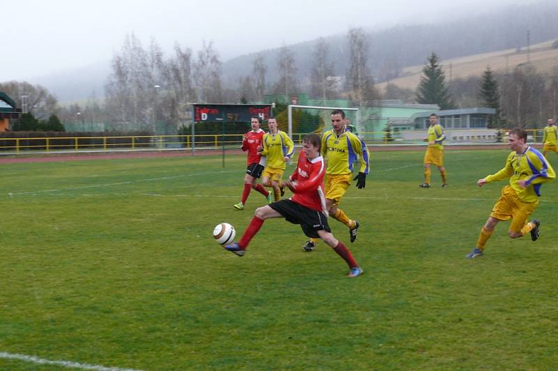 Prachatice (v červeném) - Veselí 1:0.