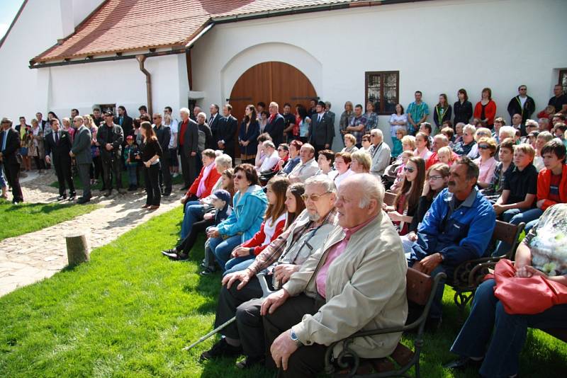 Slavnostního otevření Centra Mistra Jana Husa v Husinci se spolu s významnými hosty účastnila i početně zastoupená veřejnost.