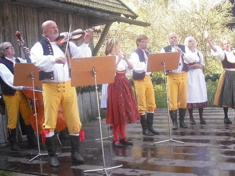 Folklórní soubor Libín na festivalu v bavorském Tittlingu.