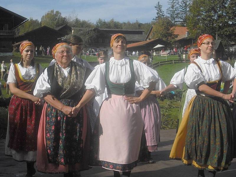 Folklórní soubor Libín na festivalu v bavorském Tittlingu.