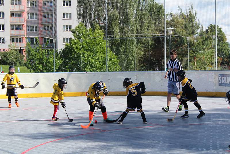 Hokejbalový turnaj minipřípravek v Prachaticích.