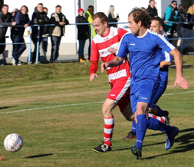 Fotbalová I.B třída: Husinec - Lhenice 1:2.