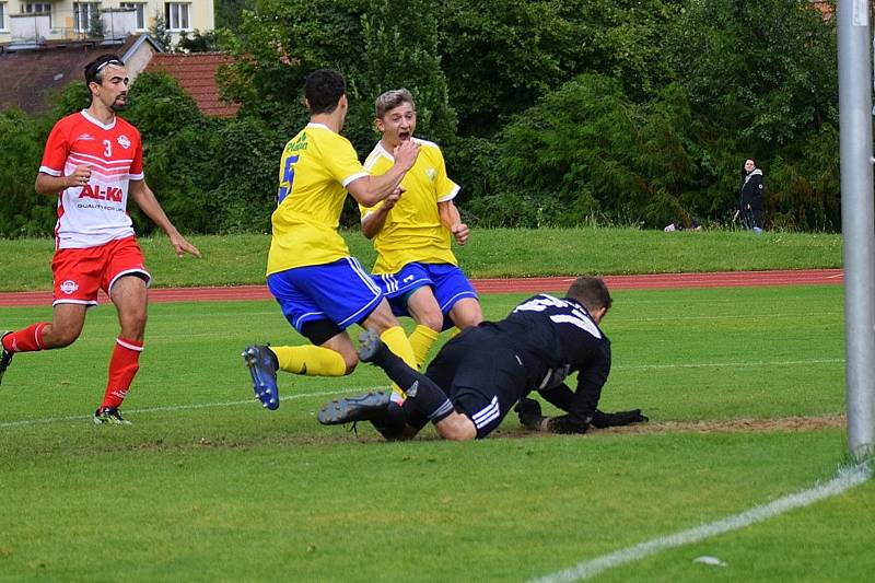 Fotbalová A třída: Vimperk - Semice 3:1.