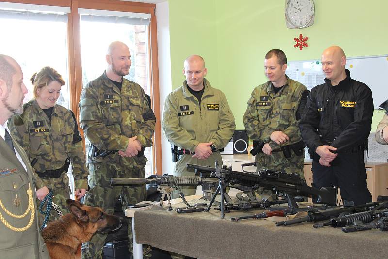 Vojenská policie přijela udělat radost do Domova Matky Vojtěchy v Prachaticích.