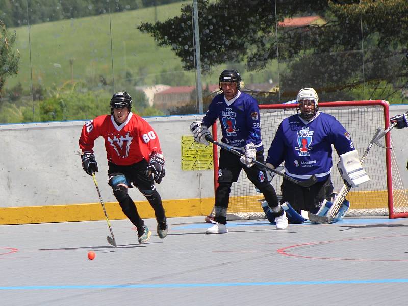 Play off 2. ligy hokejbalistů: Volary - Tábor 0:16.