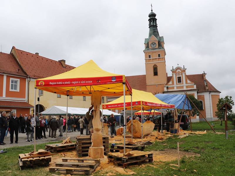 Jarmark sv. Jiljí ve Lhenicích nezkazilo ani deštivé počasí.