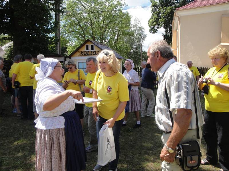 Prachatičtí včelaři poznávali krajinu Slovenska.