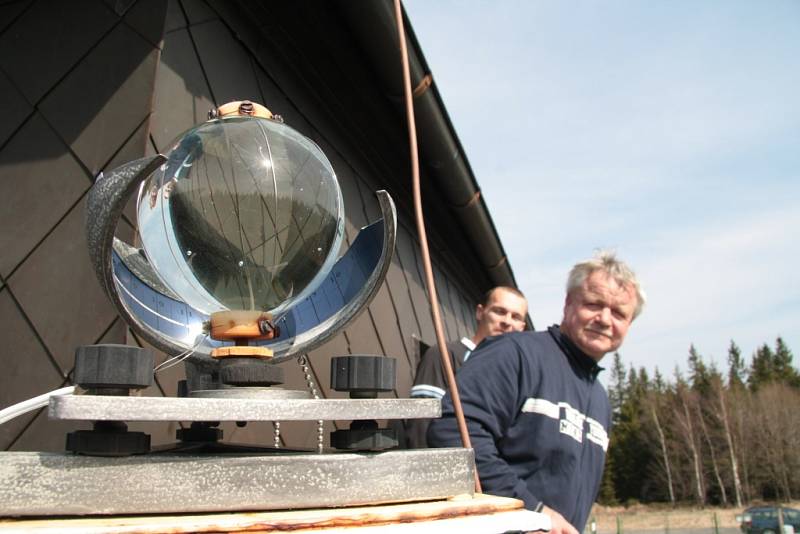 Den otevřených dveří připravil Český hydrometeorologický ústav na svých stanicích. Své dveře zájemcům otevřeli i na Churáňově.