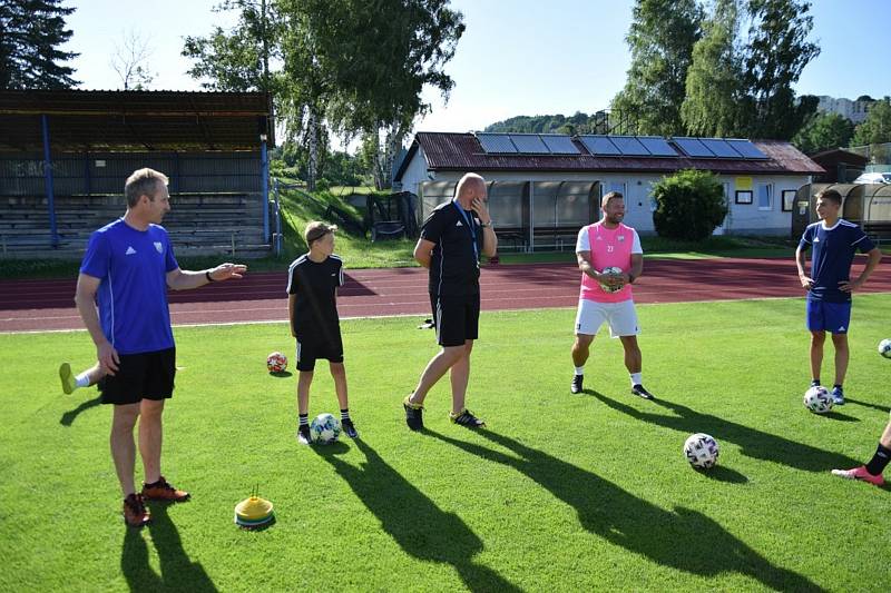 Fotbalisté Šumavanu Vimperk v pondělí odstartovali přípravu na novou sezonu. Čtrnáct dní budou s muži trénovat společně i starší dorostenci.