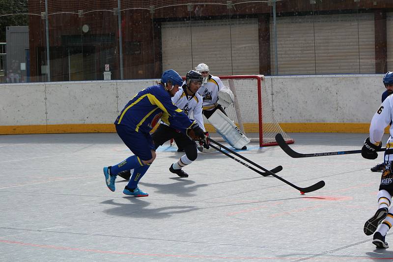 První liga hokejbalu: HBC Prachatice - HBC Nové Strašecí 3:6.