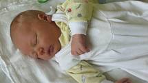 David Kešner se narodil v prachatické porodnici v pondělí 3. června dvacet pět minut před polednem. Vážil 3550 gramů a měřil 52 centimetrů. Rodiče Lenka a Luboš jsou z Volar. Na brášku se těší tříletá sestřička Nikolka.