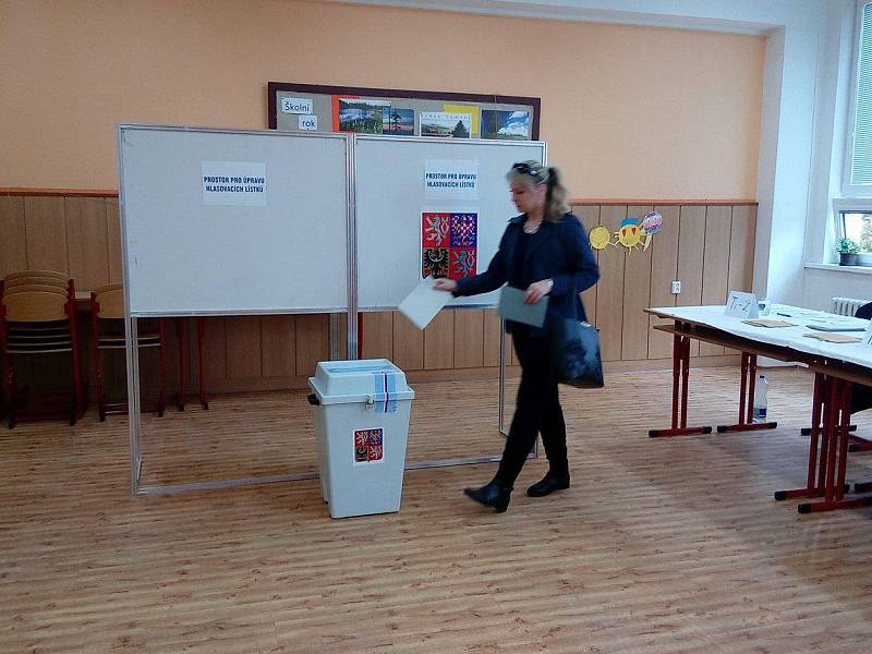 Parlamentní volby ve Vimperku - ZŠ Smetanova.