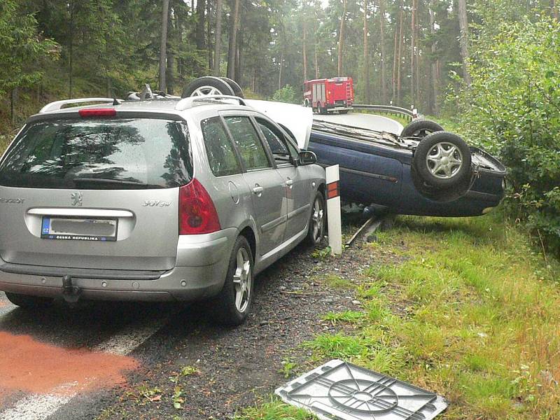 Pondělní nehoda pod Libínským Sedlem.