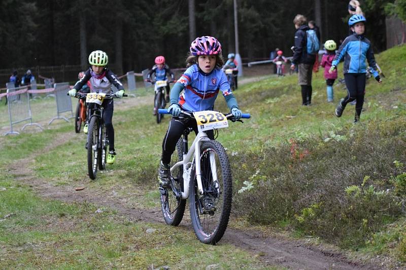 Nejmenší bikeři zahájili seriál Jihočeského poháru MTB.