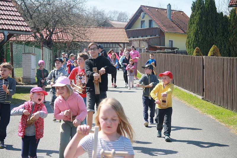 Tradici hrkání dodržují na Zelený čtvrtek také v Žernovicích na Prachaticku.