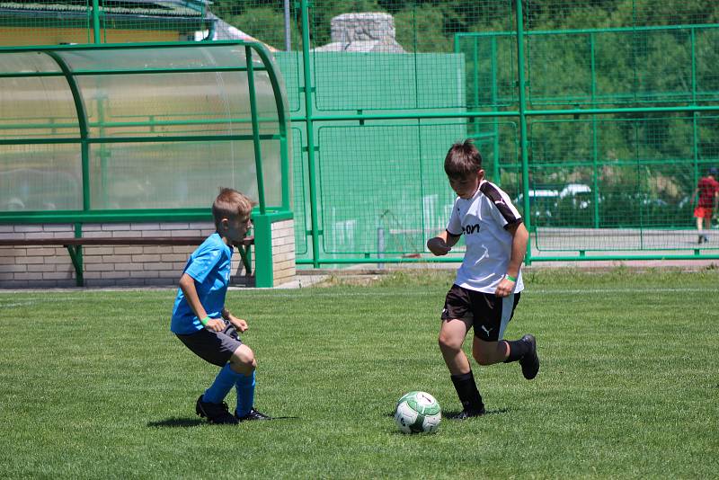 Mladí fotbalisté si zahráli zajímavý turnaj v Lažištích.