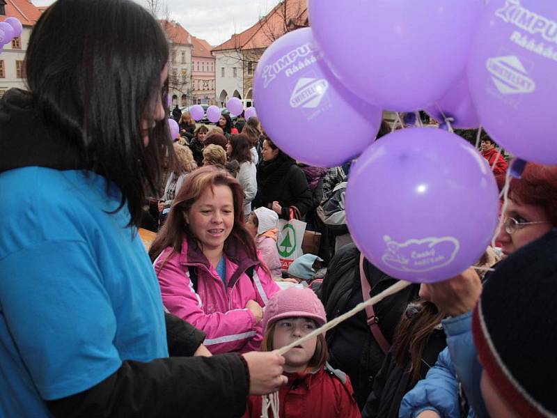 Také v Prachaticích se v pátek odpoledne vznesly k nebi balonky a na nich přivázaná přání pro Ježíška.